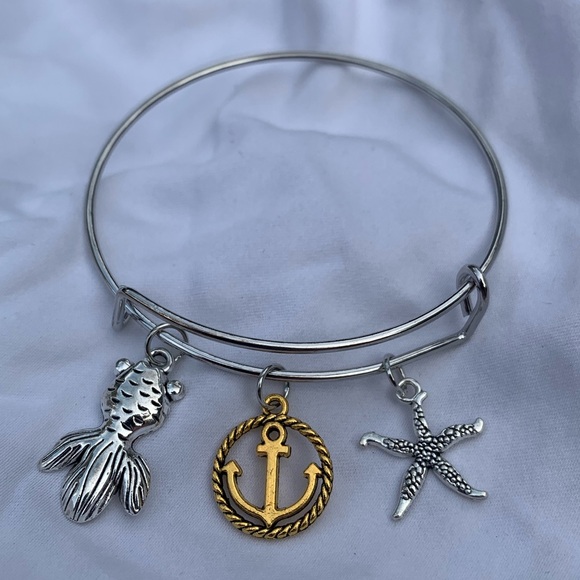 Brand New! Handmade! Adjustable Charm Bangle Bracelet! - Picture 2 of 2